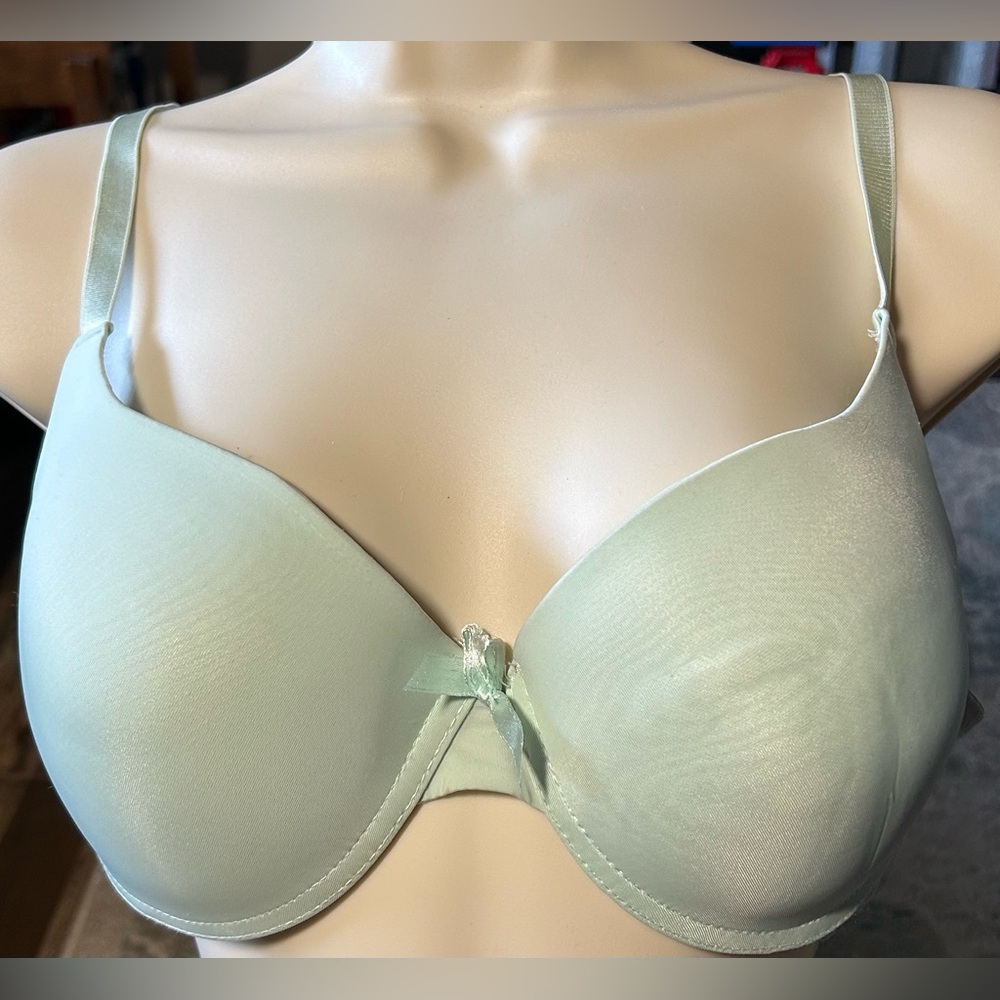 Light Green (mint) underwire Bra with Bow Accent size 36 C
